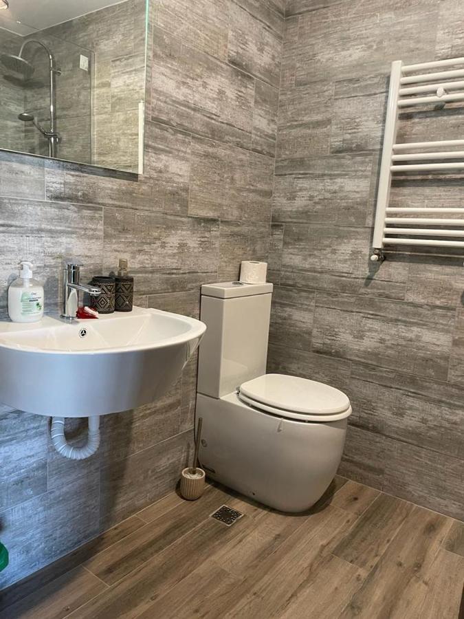 Londof Luxury Apartments - With A Panoramic View Over The City Braşov Eksteriør billede