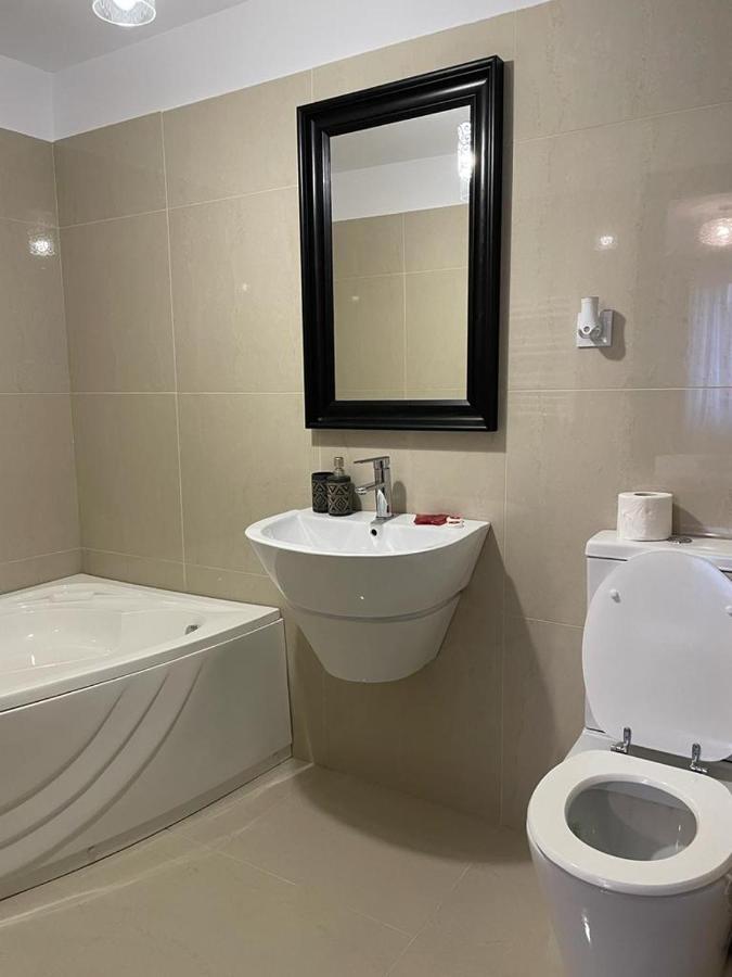 Londof Luxury Apartments - With A Panoramic View Over The City Braşov Eksteriør billede