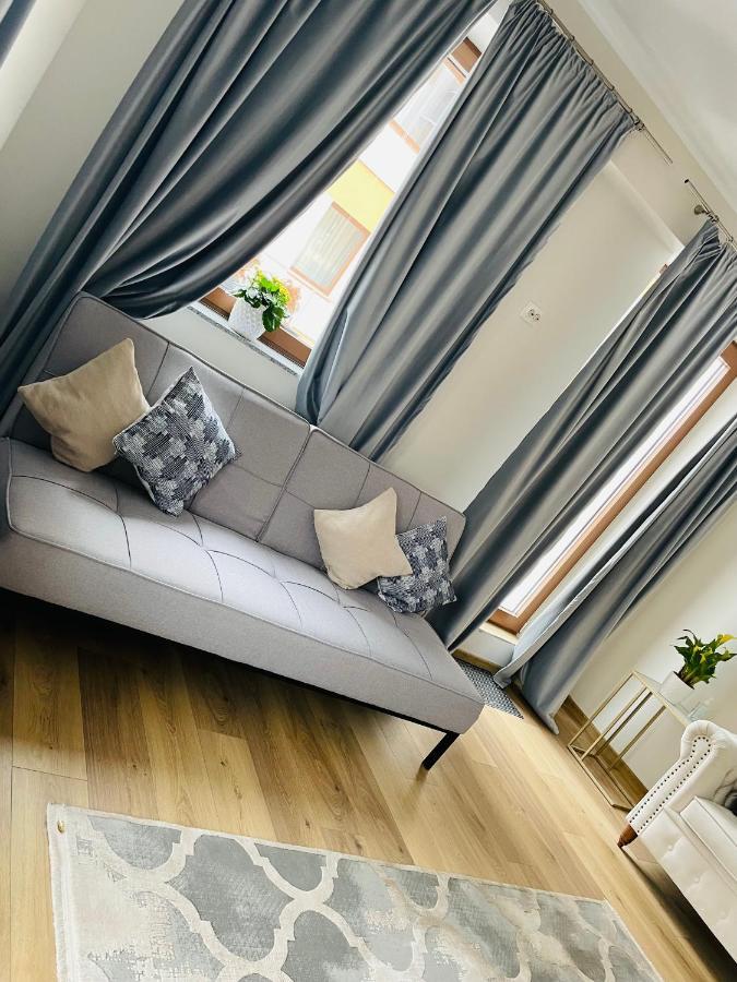 Londof Luxury Apartments - With A Panoramic View Over The City Braşov Eksteriør billede